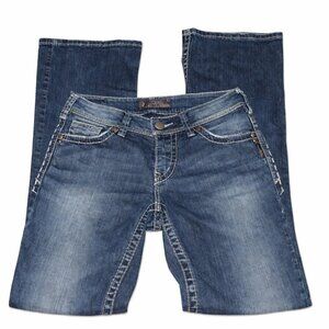 SILVER Suki Surplus Medium Wash Jeans Size 26